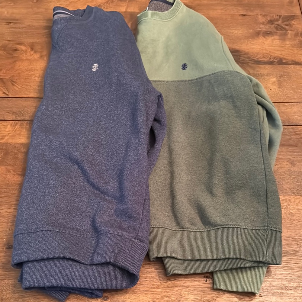 ✅ CLOSET CLOSING SOON Bundle of 2 Izod Crewneck Sweatshirts